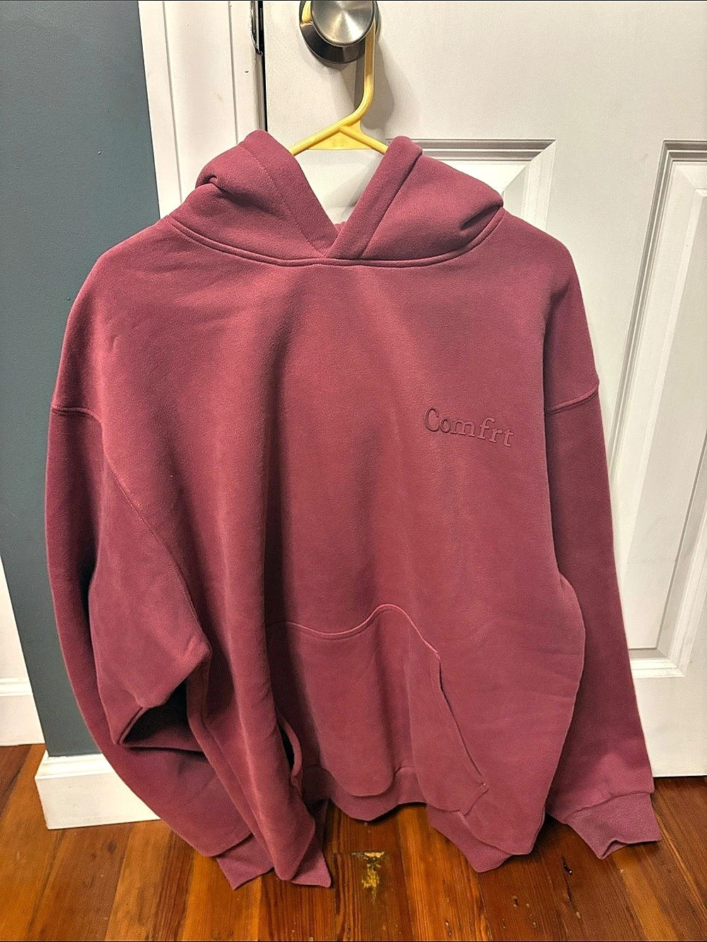 Comfort Pullover Hoodie in maroon Like New